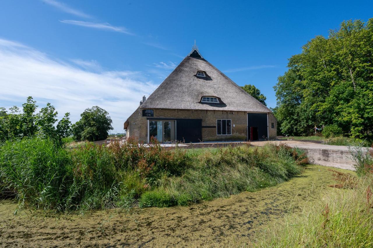 Appartement De Dageraad In Monumentale Boerderij Kimswerd Exteriér fotografie
