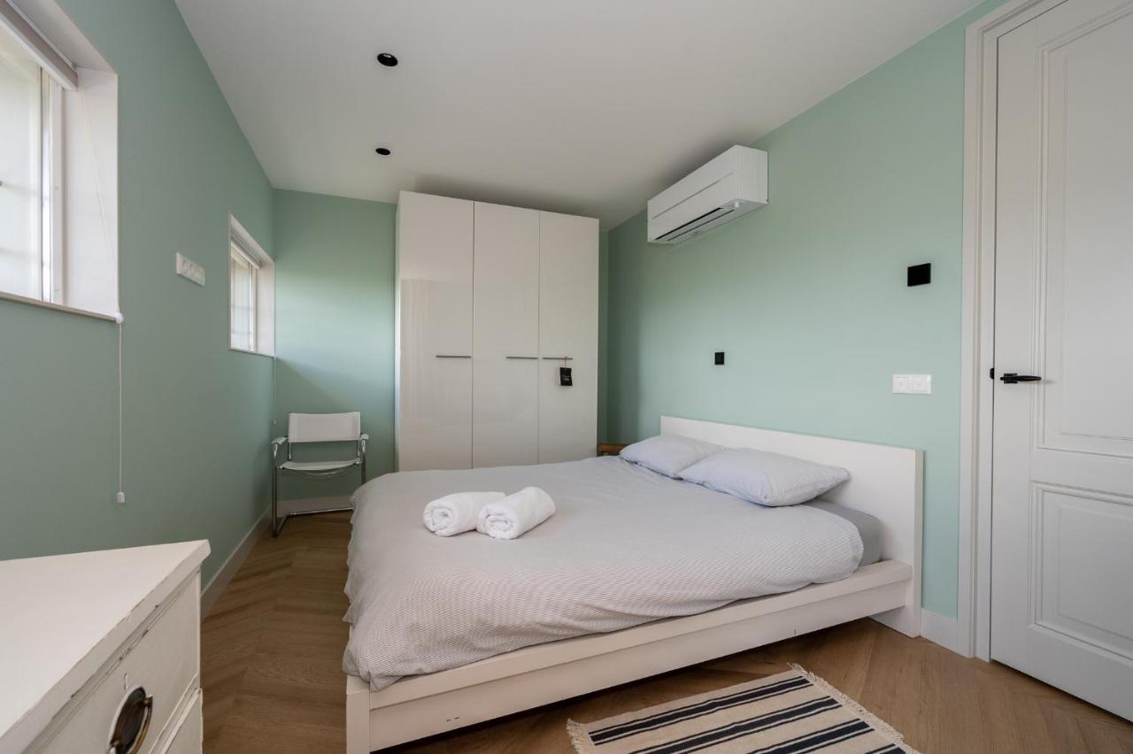 Appartement De Dageraad In Monumentale Boerderij Kimswerd Exteriér fotografie