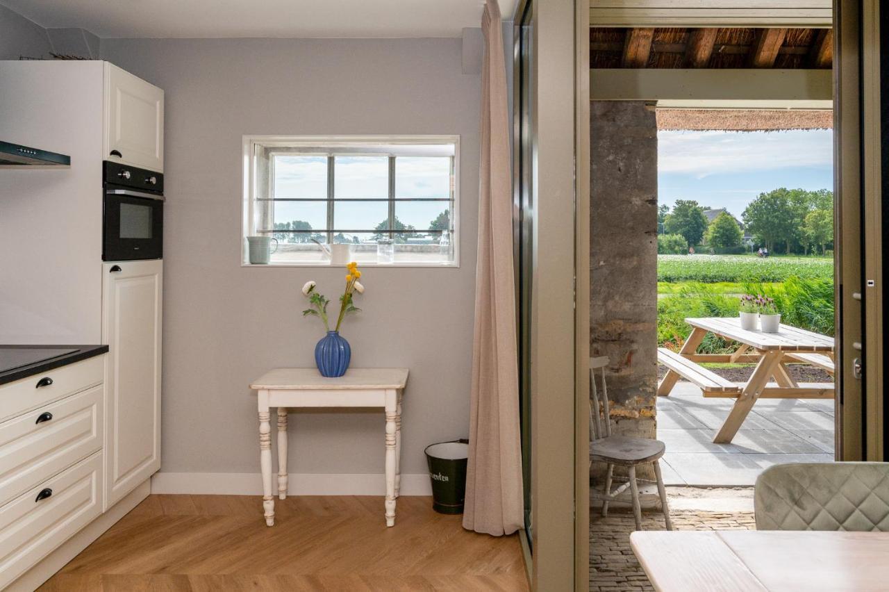 Appartement De Dageraad In Monumentale Boerderij Kimswerd Exteriér fotografie