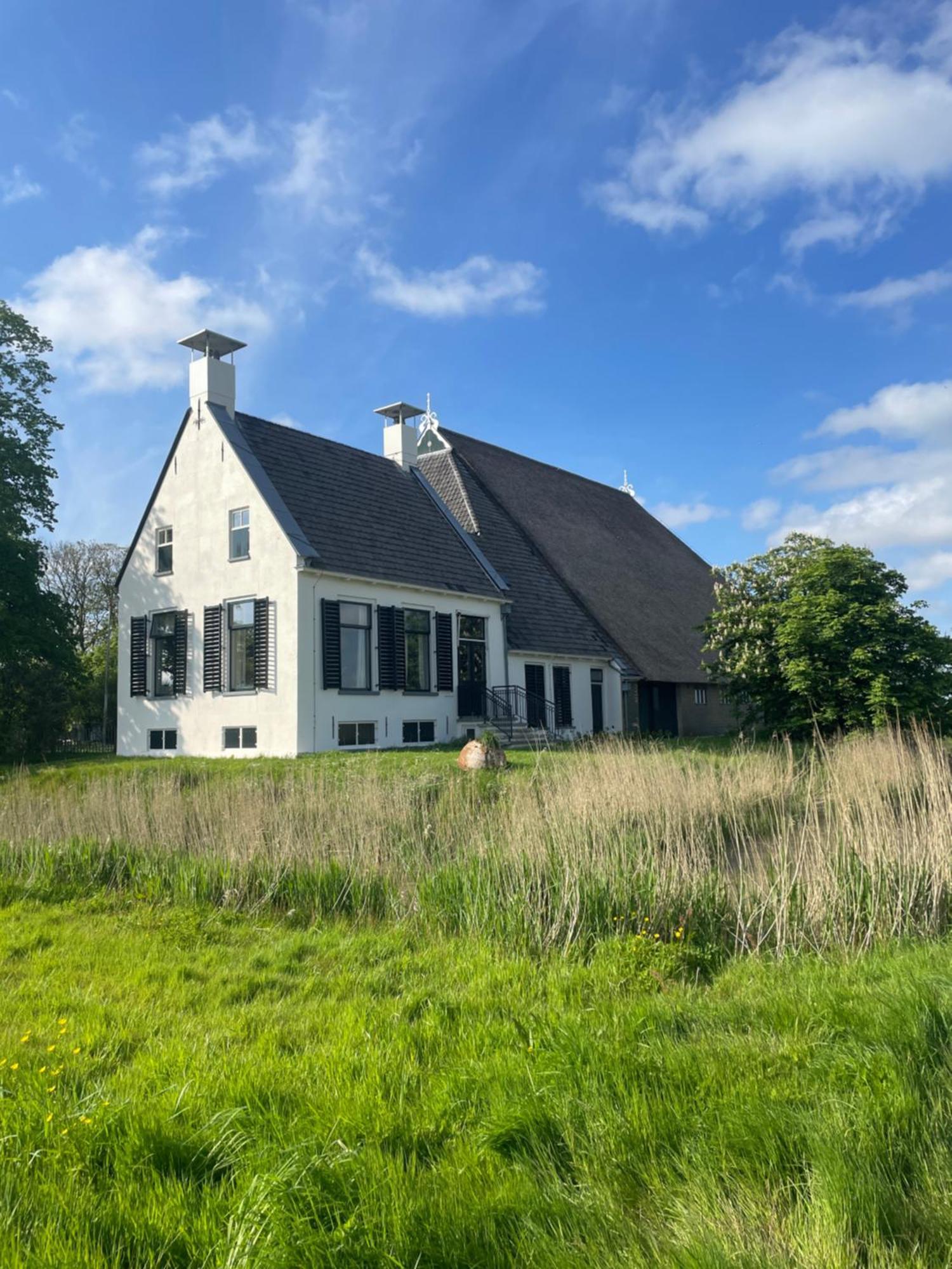 Appartement De Dageraad In Monumentale Boerderij Kimswerd Exteriér fotografie